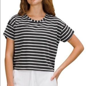 EUC Lululemon Cates Tee